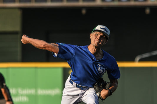 Legends Outlasted in 15-8 Slugfest Against the Blue Crabs