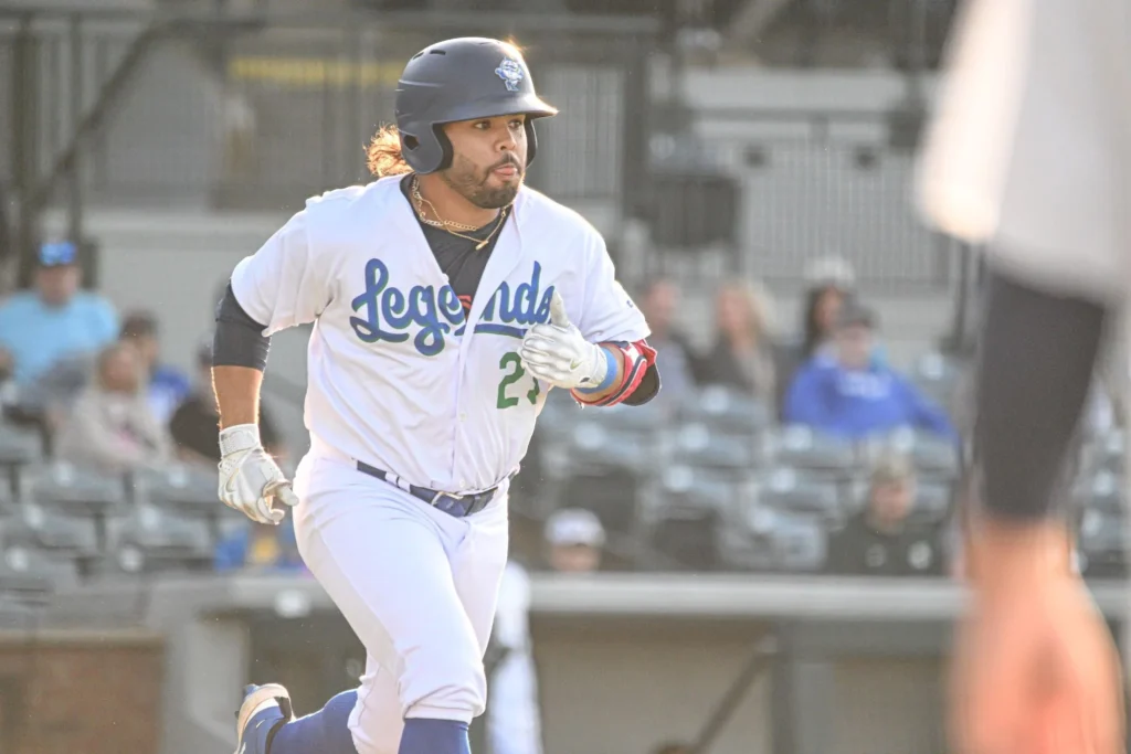 Legends Drop Series Opener to Dirty Birds Despite Strong Pitching