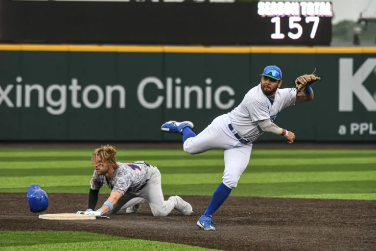 Legends Hold Their Own in High Point, Drop Tight Series
