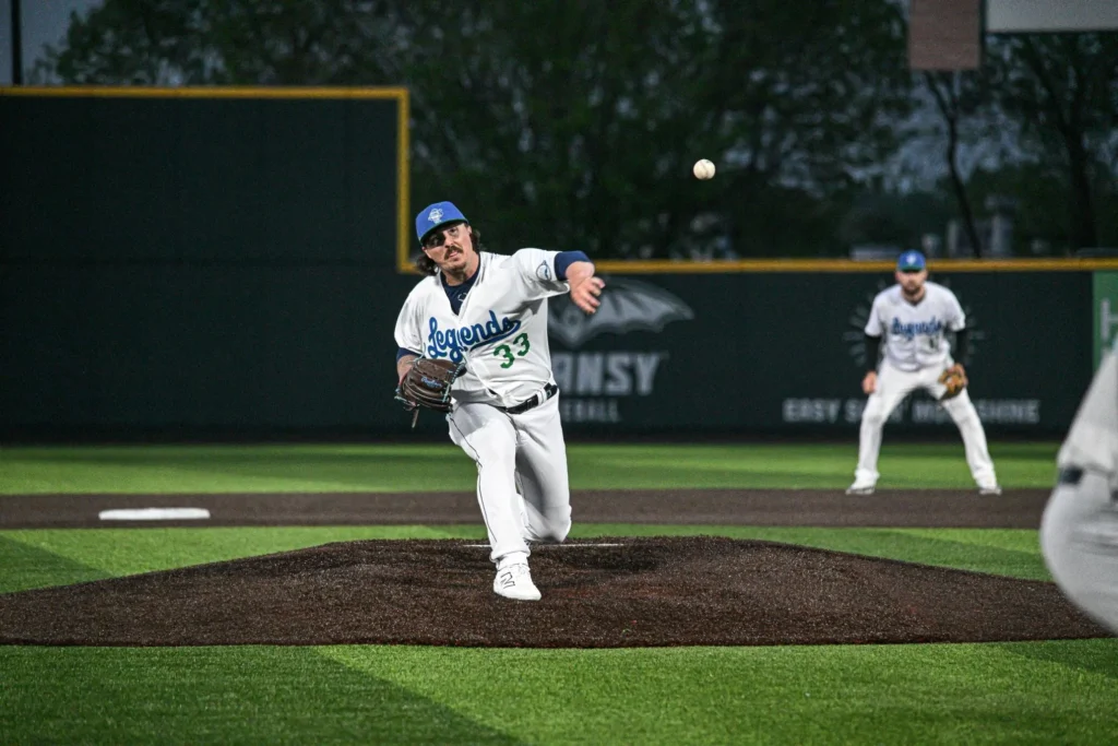 Pitching Shines as Legends Outlast Dirty Birds 2–1