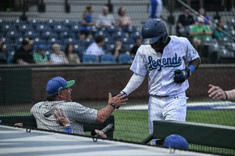 Legends show fight, but Rockers ride big inning to 18–8 win